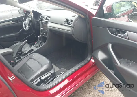 2015 Volkswagen Passat 1.8T Limited Edition from USA, damaged, VIN 1VWAT7A33FC117833